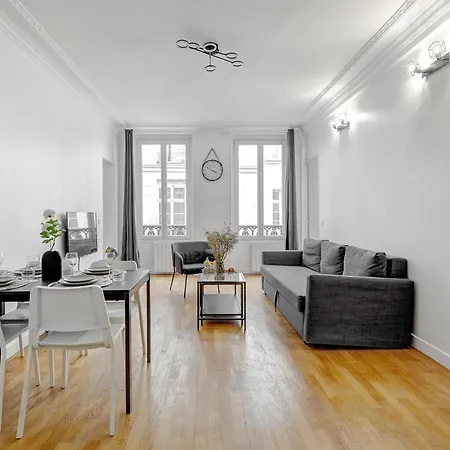 Elegance Haussmannienne Au Coeur Du Marais Apartment